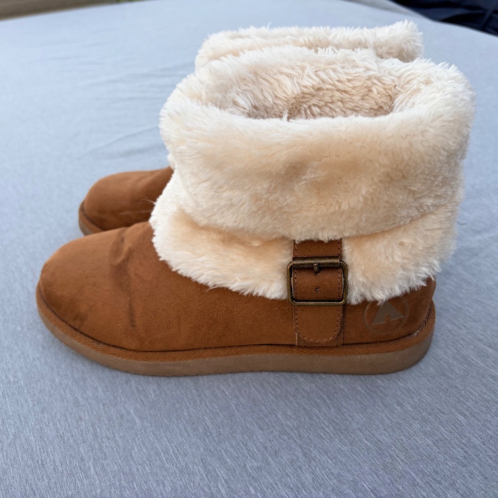 Airwalk Womens Faux Suede Fur Lined Ankle Boots Chestnut Brown Buckle Size 7.5